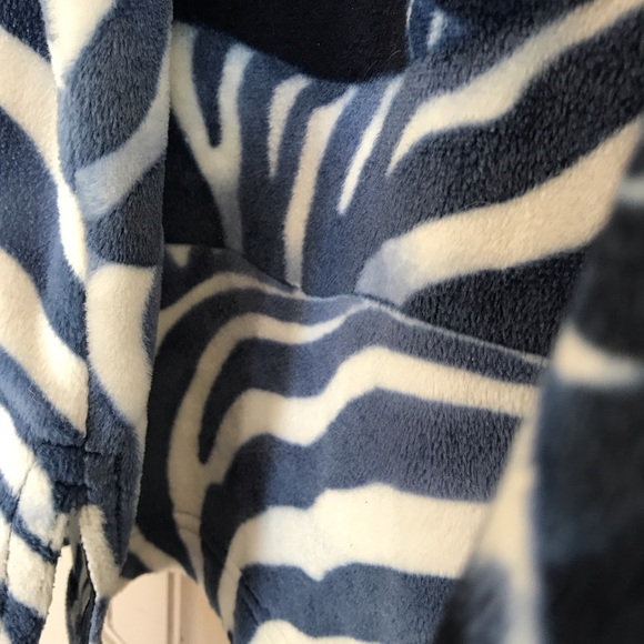 Raw Blue Rugged Wear Fleecey Shirt SzL Collar/Cuffs Animal Print Blue - Picture 9 of 10